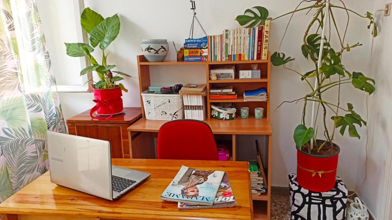 Cozy Room In Quiet Neighbourhood Athens Exterior photo